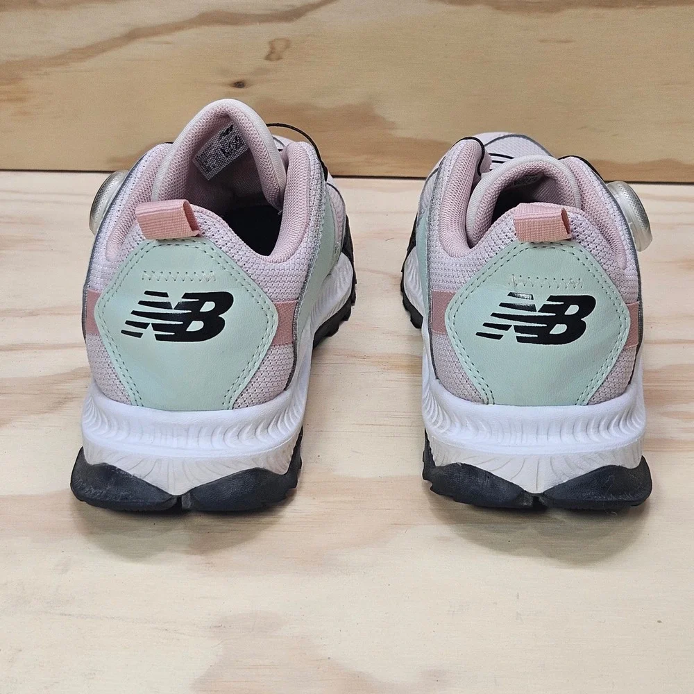 New Balance Dynasoft Trail Running Shoes Pink Green BOA Fit GTBTROP1 Womens 5.5